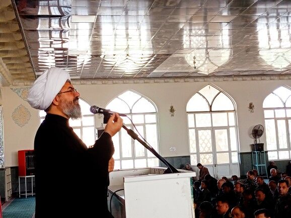 نشست شهردار کاشمر با تشکل های دانش‌آموزی دبیرستان نمونه آیت الله خامنه‌ای کاشمر