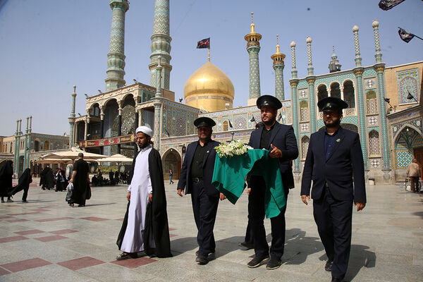 عطرافشانی مزار شهید آیت الله «شیخ فضل الله نوری»