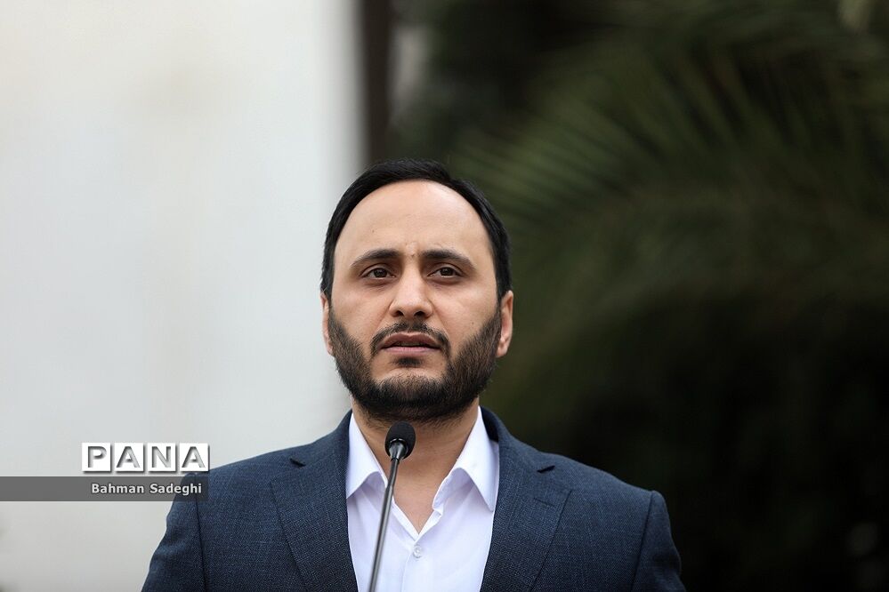 سخنگوی دولت به «نازنین فاطمه عیدیان» تبریک گفت