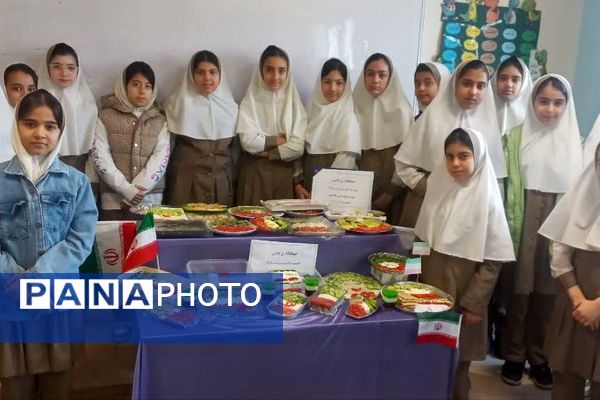  آیین گرامیداشت انقلاب اسلامی در مدارس رباط‌کریم