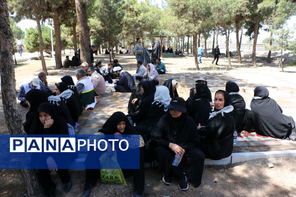 جلوه‌هایی از حضور نوجوانان در مراسم سالگرد ارتحال امام خمینی(ره)