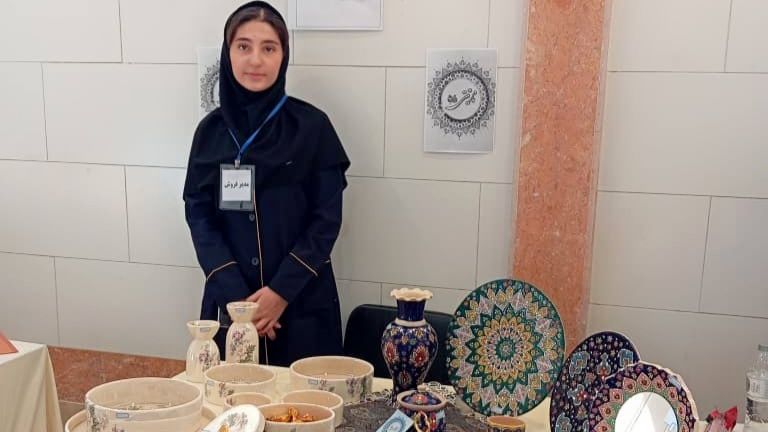 بزرگترین دستاورد من کسب درآمد از طریق هنر میناکاری است