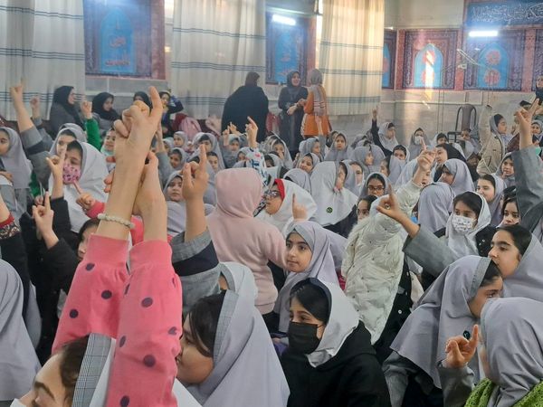 طلیعه فجر و شعبانیه در دبستان آزادی