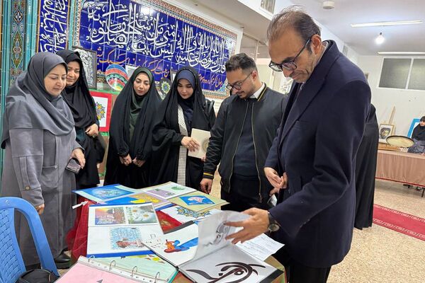 آیین افتتاحیه نمایشگاه هنری «ماها» در هنرستان شهید تاجیک بهارستان‌دو