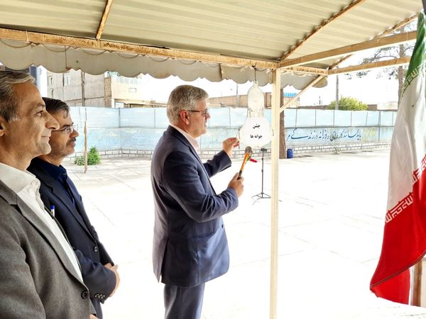 آیین نواختن زنگ شکوفه ها و جوانه ها در شهرستان خلیل‌آباد 