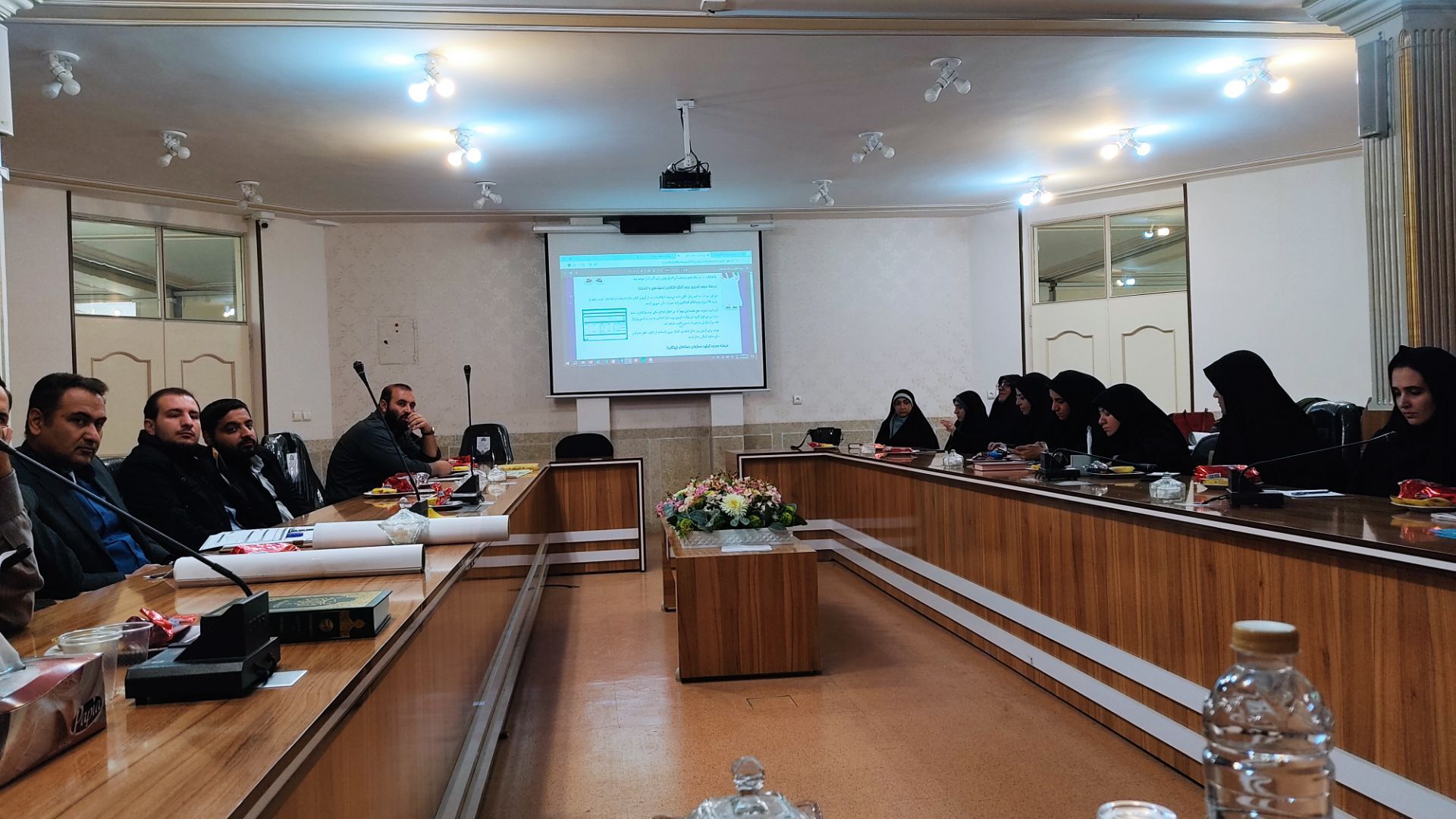 نشست تبیین برنامه‌های حوزه پرورشی آموزش‌ و پرورش بن