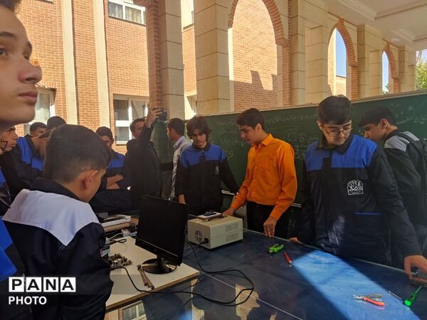 زنگ مهر، ایثار، شهادت و نماز  در هنرستان دارالفنون