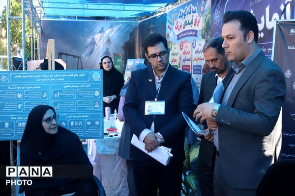 نمایشگاه طرح‌های ارتقا کیفیت آموزش در مقطع ابتدایی استان آذربایجان شرقی با حضور معاون وزیر 
