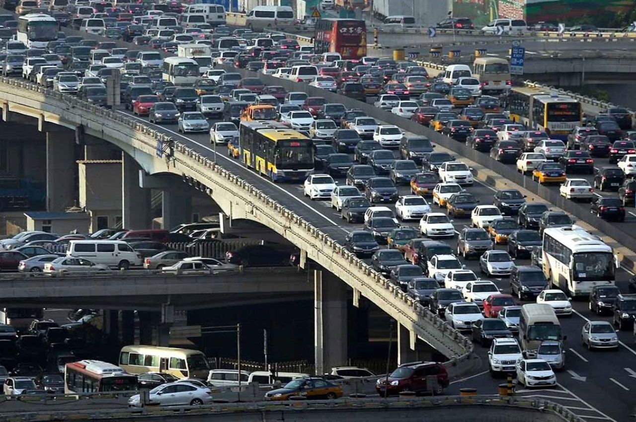 ترافیک سنگین در محورهای منتهی به تهران