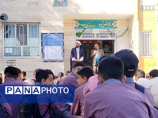 بازدید سرزده بازپرس دادگستری شهرستان کاشمر از دبیرستان میثاق