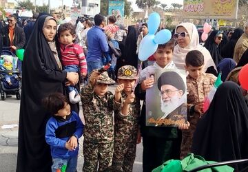 لبیک دانش‌آموزان جهرمی به ندای رهبر مسلمین