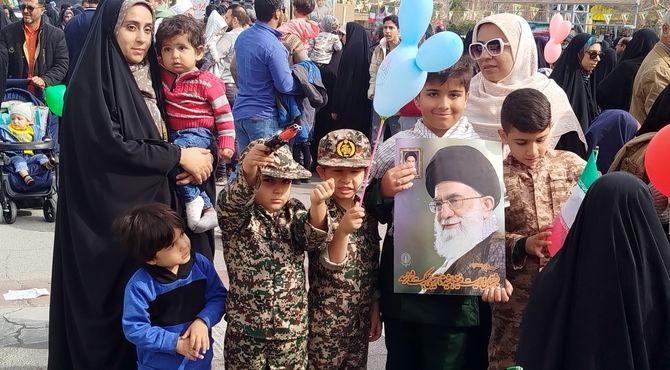 لبیک دانش‌آموزان جهرمی به ندای رهبر مسلمین