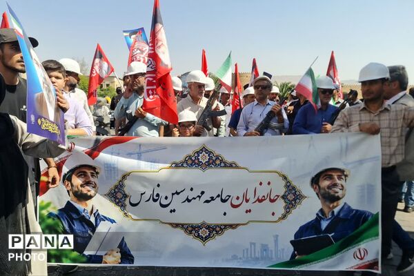 رزمایش ۱۵۰ هزار نفری جان‌فدایان ایران