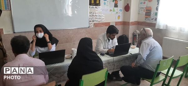 خدمات گسترده درمانی گروه‌های جهادی دانشجویی در منطقه  شهرک ابریشم چهار باغ ساوجبلاغ