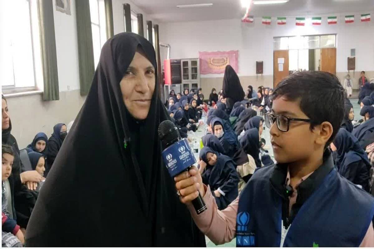 برگزاری ضیافت افطار در دبیرستان سعدی کاشان