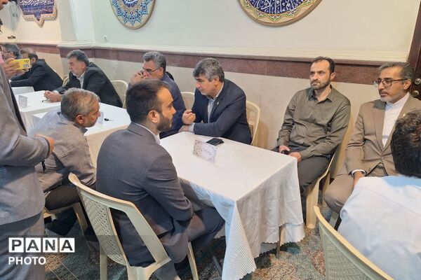 میز خدمت مدیر آموزش و پرورش شهرستان پردیس به مناسبت هفته دولت