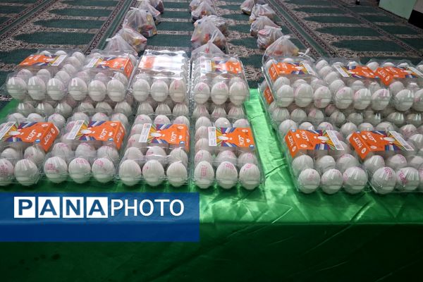 توزیع بسته‌های معیشتی در مدرسه عمار نصیرشهر