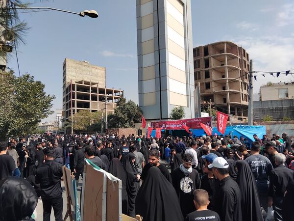 پیاده‌روی جاماندگان اربعین حسینی از مصلی تا میدان شهدای کرج