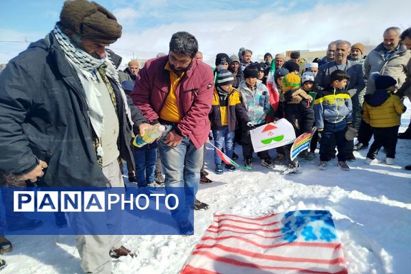 راهپیمایی ۲۲ بهمن در شهر تیتکانلو 