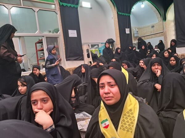 میزبانی دانش‌آموزان دختر شهرستان تفت از شهید گمنام