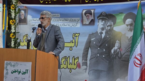 آیین نواختن زنگ انقلاب در شهرستان نظرآباد