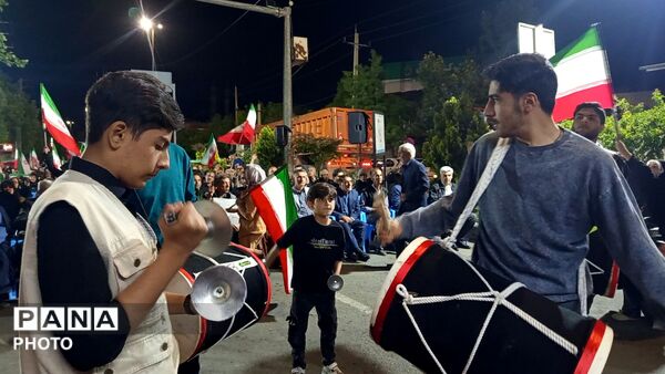 حضور پرشور مردم کامیاران در حمایت از جمهوری اسلامی ایران 