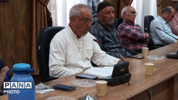 جلسات هفتگی پیشکسوتان فرهنگی در دبیرستان خیام