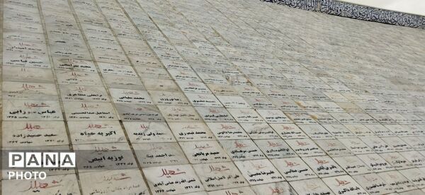 حضور پرشور مردم در موزه دفاع مقدس در روز آزادی خرمشهر؛ اجرای نمایش خیابانی