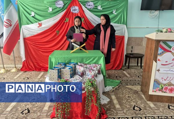 جشن باشکوه پیروزی انقلاب در مدارس مروست