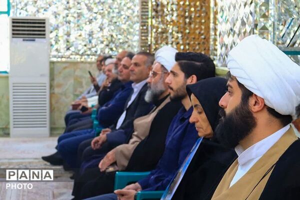 غبارروبی و عطرافشانی آستان مقدس امامزاده عمادالدین علیه السلام 