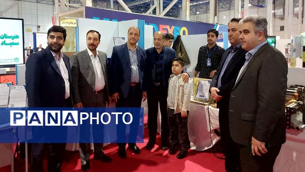 غرفه افتخارات و دستاوردهای هنرستان استعدادهای درخشان امیرکبیر ناحیه شش 