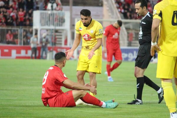 بازی بدون گل تراکتور و فجر سپاسی