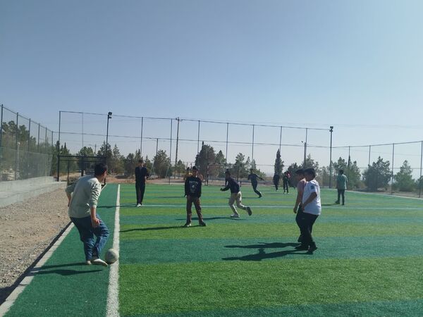 روزی با نشاط و عالی برای دانش آموزان دبیرستان نمونه دولتی دانش