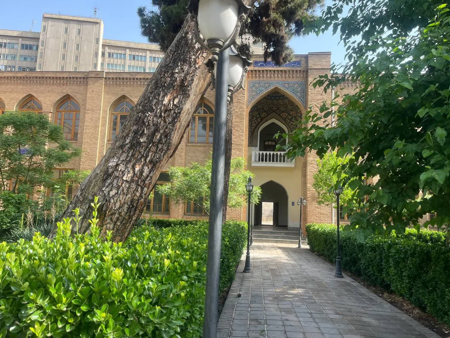از خیابان ناصر خسرو تاپروفسورفرهودپدرعلم ژنتیک