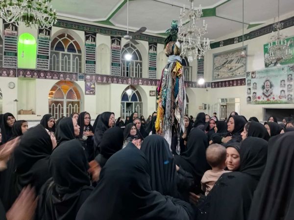  مراسم سینه زنی به مناسبت شهادت حضرت رقیه(س) در روستای عارف آباد
