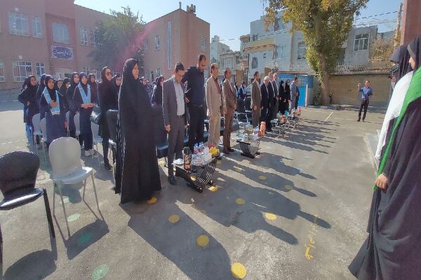 آیین نواختن زنگ استاندارد در هنرستان صدیقه ناظران 