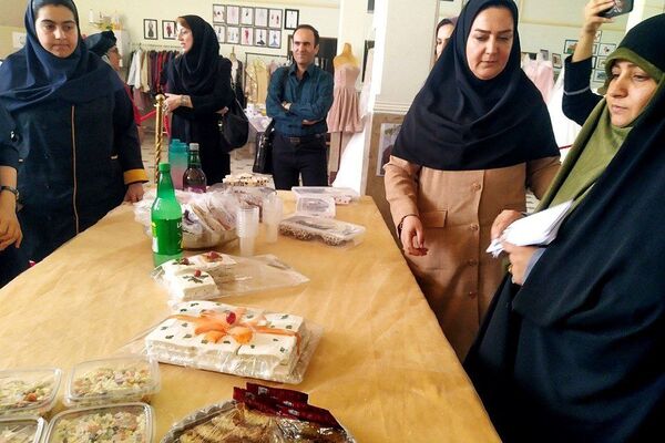 برگزاری جشنواره هفته مشاغل در هنرستان کوثر قیامدشت ری یک