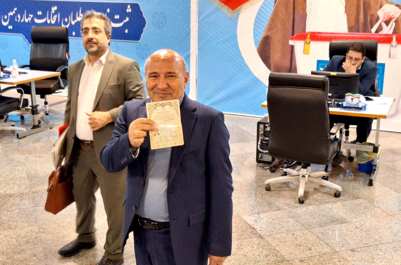 حسین گروسی در انتخابات ریاست‌جمهوری ثبت نام کرد