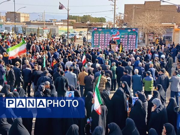 حضور باشکوه مردم کندر در راهپیمایی ۲۲ بهمن