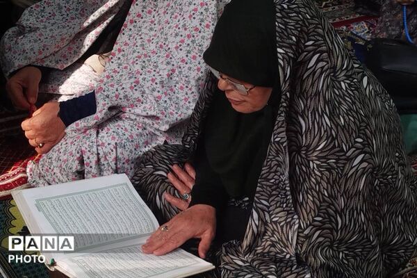 نمازجمعه؛ جلوه‌ای از وحدت و همبستگی دانش‌آموزان در هفته بسیج دانش‌آموزی