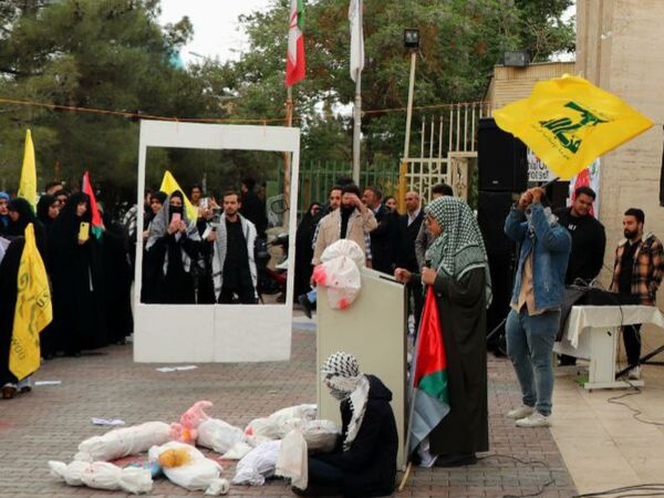 غرش خشم انقلابی دانشجویان دانشگاه آزاد مشهد علیه صهیونیسم و فریاد همبستگی با غزه