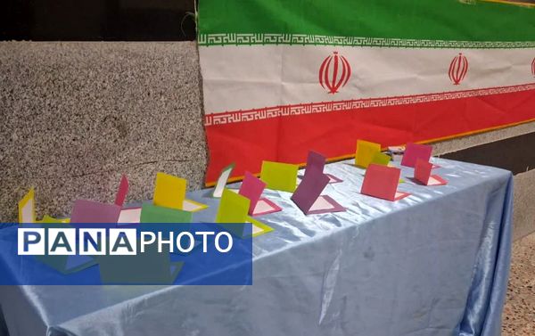 بازسازی کتابخانه مدرسه حضرت خدیجه کبری به‌مناسبت هفته کتاب و کتابخوانی برای ارتقا سطح علمی دانش‌آموزان