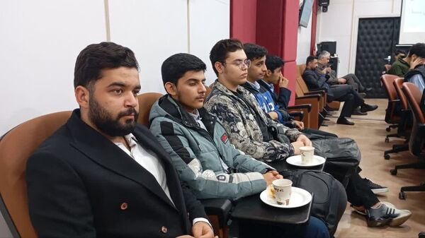 دیدار صمیمی دانش‌آموزان گلستان با مدیر شبکه آموزش ملی 