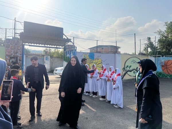 بازدید مسئولان سازمان دانش‌آموزی مازندران از مدرسه تمام‌تشکیلاتی مرحوم یوسف بزرگی قائمشهر