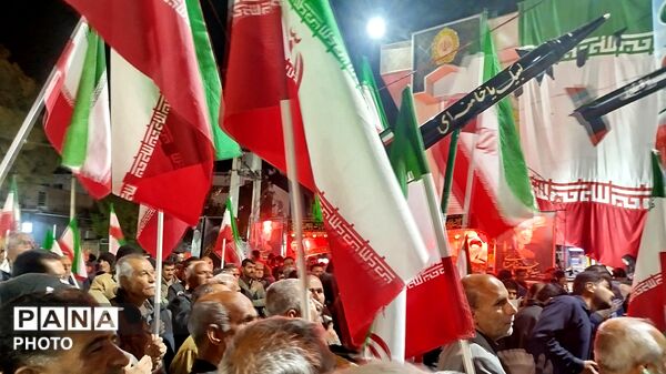 فیروزآباد وفادار به رهبر شهید