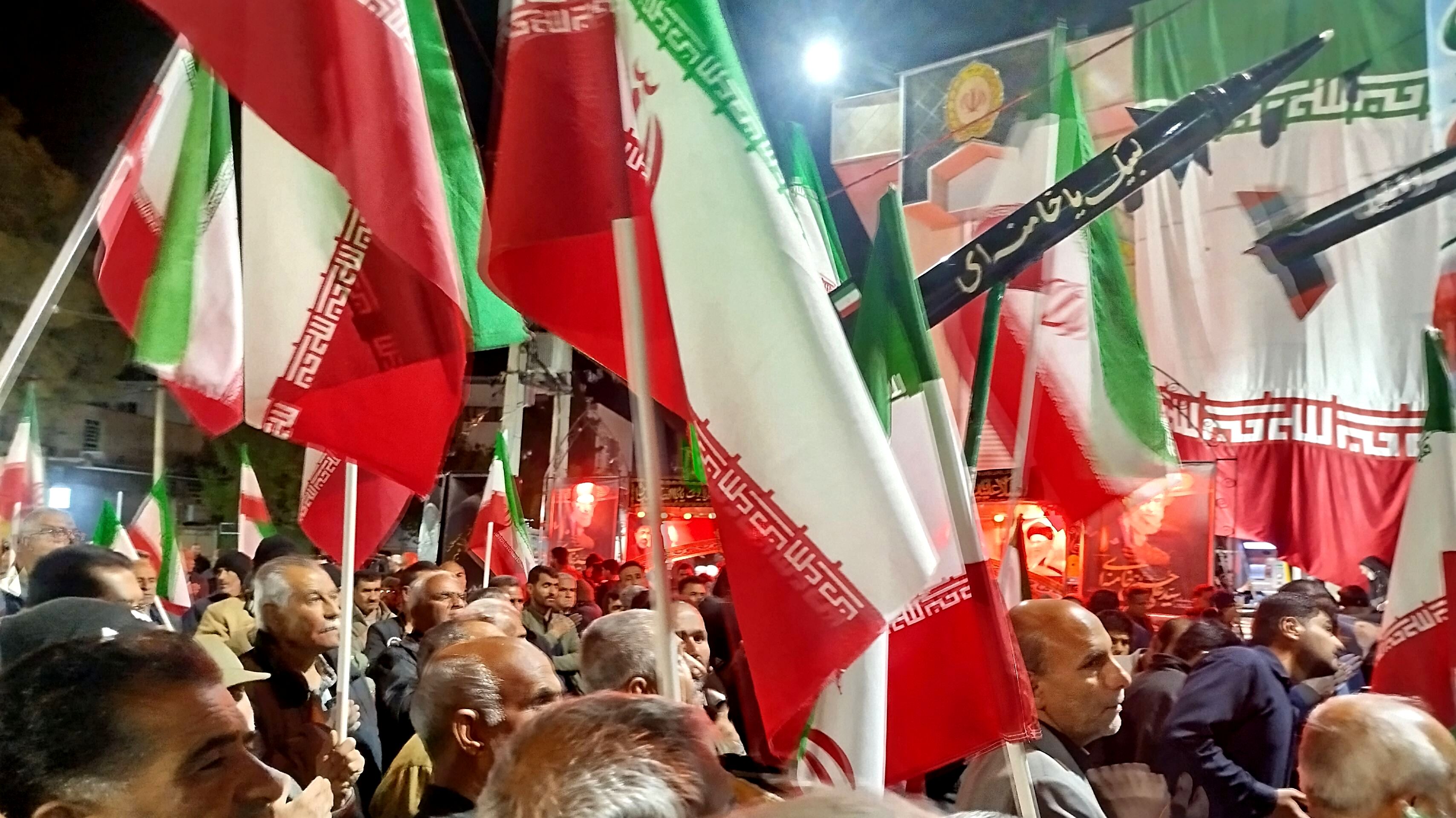فیروزآباد وفادار به رهبر شهید