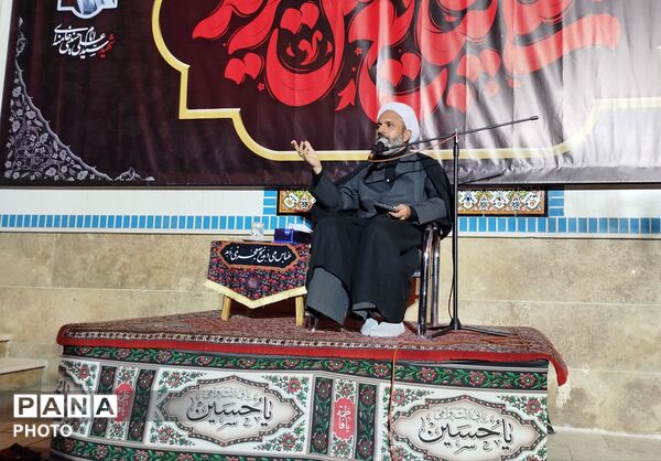 مراسم عزاداری شب هشتم ماه محرم در مسجدالنبی نیم‌ور