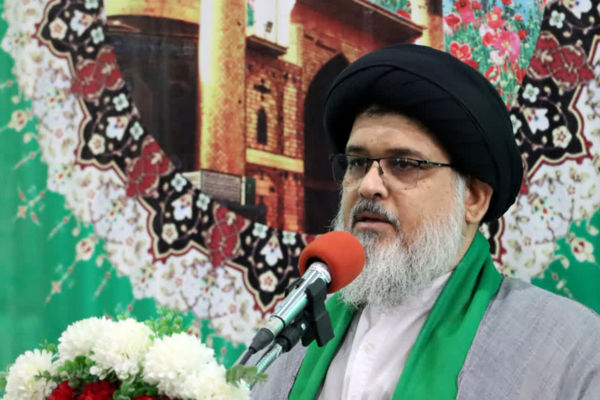 وحدت و آگاهی ملت سد محکمی در برابر توطئه‌های دشمنان است