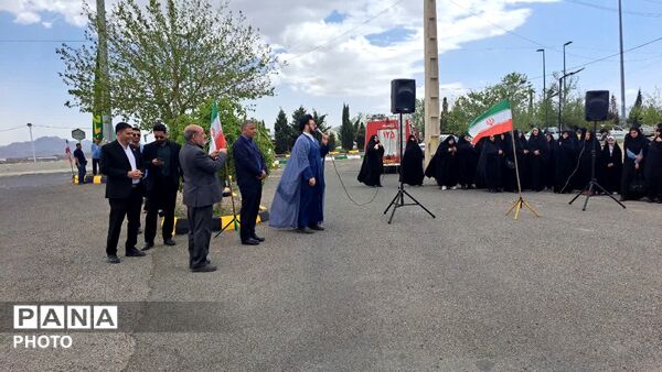 آیین اهتزاز پرچم امام رضا(ع) و رونمایی از دیوارنگاره کودکان میناب در شهر کهک