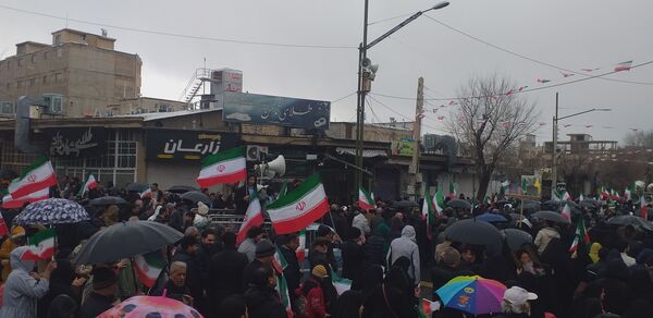 همگام با هم؛ مردم و دانش‌آموزان، شکوه جاودانه ۲۲ بهمن را فریاد می‌زنند